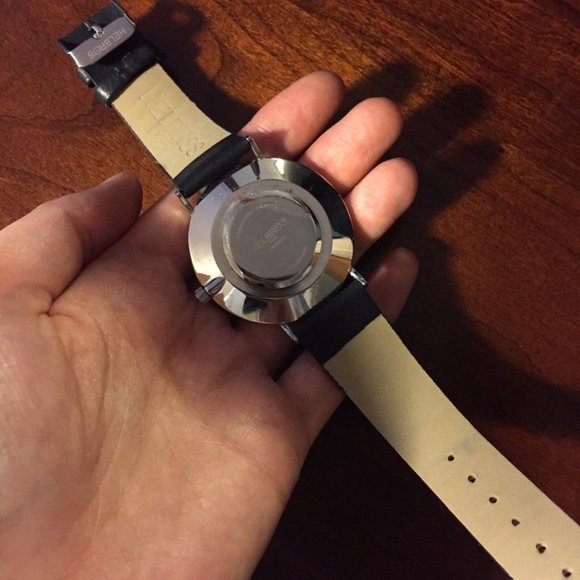 Helbros mother of pearl ladies watch - Picture 2 of 5